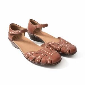 NWOT Clarks Wendy Estate 8 brown leather low wedge boho comfort sandal